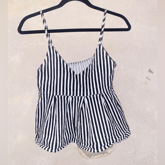 🧚‍♀️3for50$ Striped flared crop top - Picture 1 of 4
